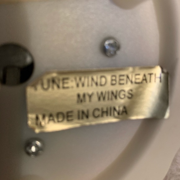 BEAUTIFUL Angel Music Box - Picture 5 of 5